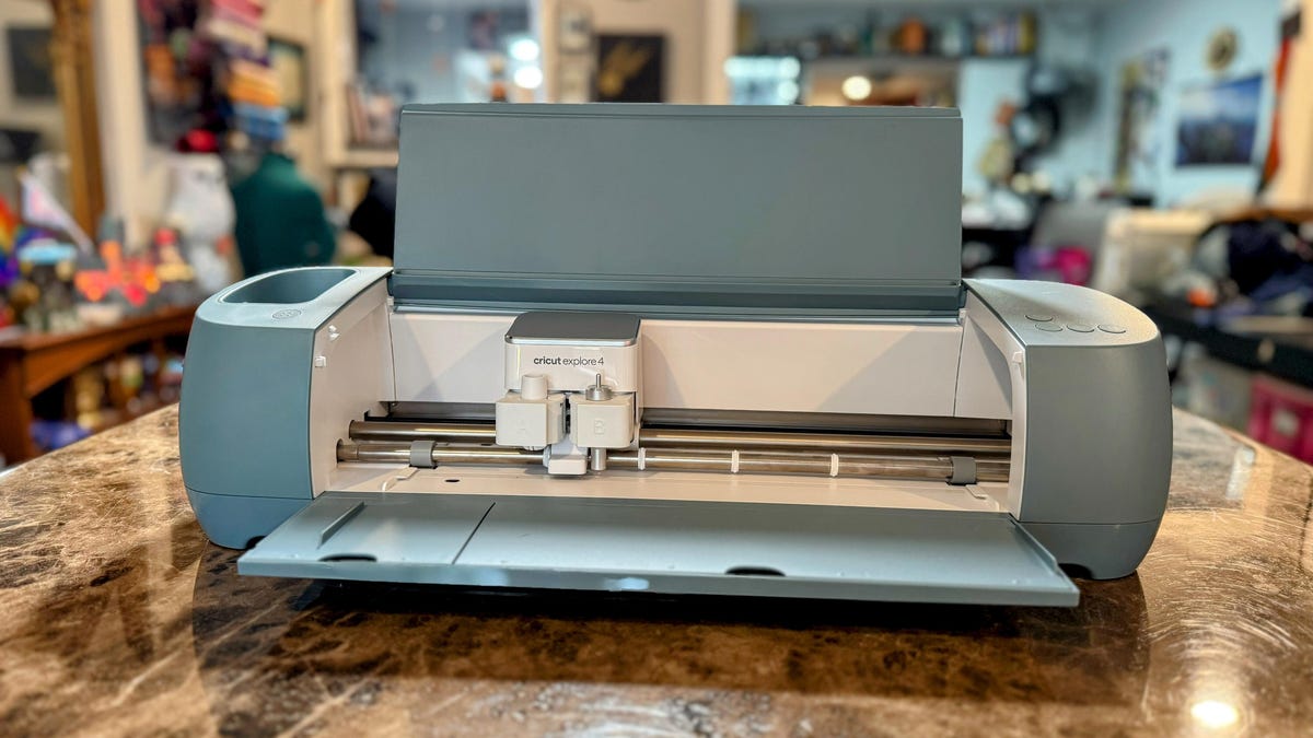 Cricut 的 Explore 4 更快、更便宜，但我不确定我是否应该称它更好