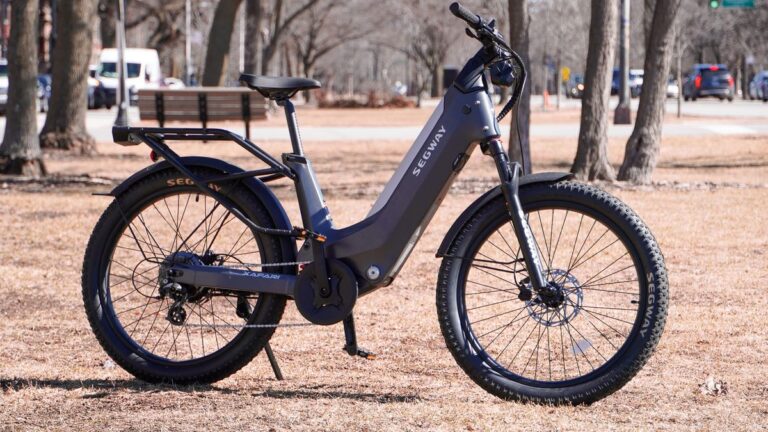 我尝试了 Segway 的科幻电动自行车，事情很快就变得很奇怪