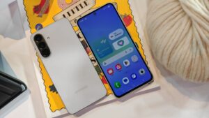 三星的新款廉价手机在美国将完整的 Galaxy AI 换成“超棒的智能”
