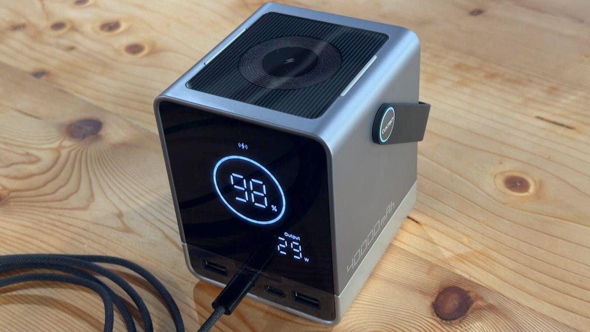 这款 300W 移动电源是我迄今为止测试过的最强大（和最通用）的配件