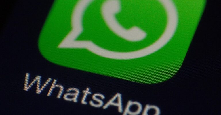 iPhone 现在允许您将 WhatsApp 设为消息和通话的默认功能，方法如下