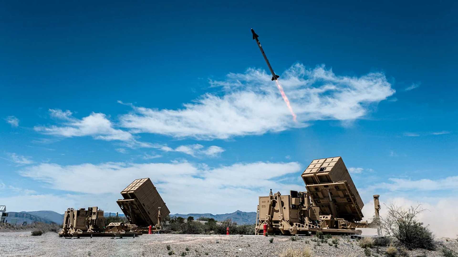 美国陆军选择波音公司参与间接火力保护能力中程拦截器计划的下一阶段