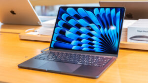 蒂姆·库克 （Tim Cook） 调侃新款 MacBook Air：这是我们的期望