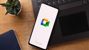 Google Meet 终于为您提供了创建更好的 AI 生成视频背景的工具