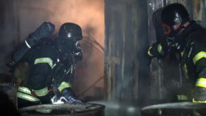 俄罗斯无人机袭击基辅导致儿童死亡