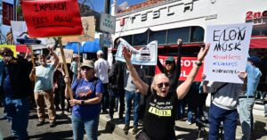 “特斯拉取车”抗议者计划“最大的行动日”