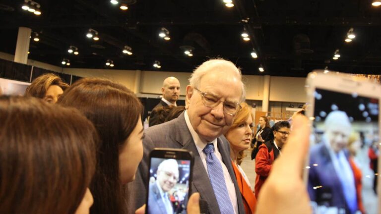 我让 ChatGPT 说出沃伦·巴菲特 （Warren Buffett） 的最佳名言。这是它所说的