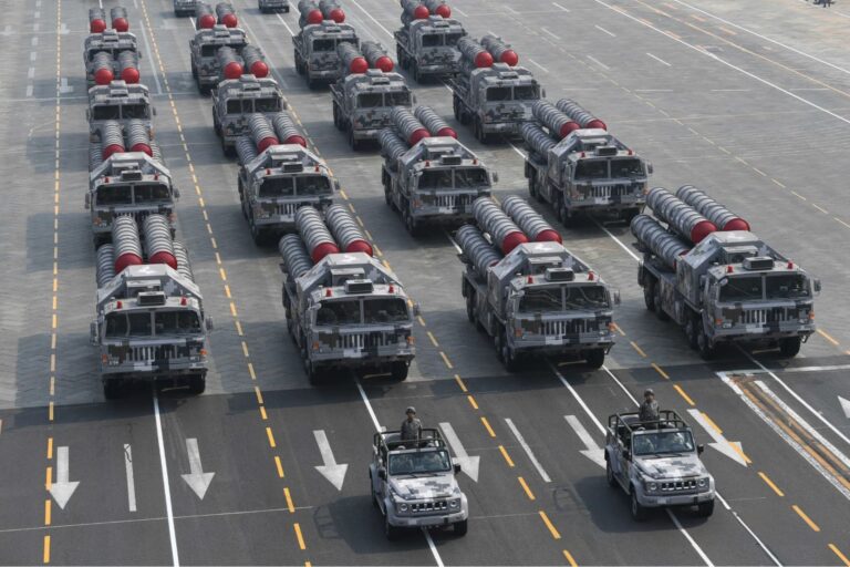 面对美国和台湾，中国加强其武器库并增加其 2025 年的军事预算