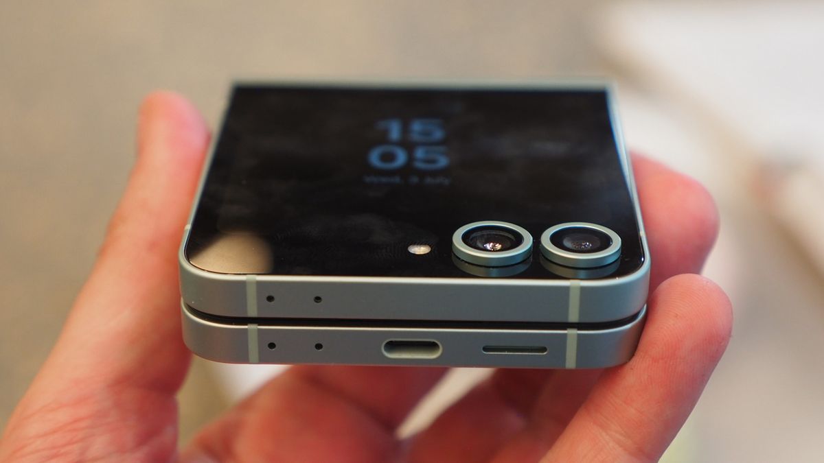 新的三星 Galaxy Z Flip 7 渲染图显示前显示屏的巨大升级