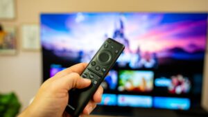 在电视上使用 Chromecast 的 5 种聪明方法（包括一种适合智能家居爱好者的方法）