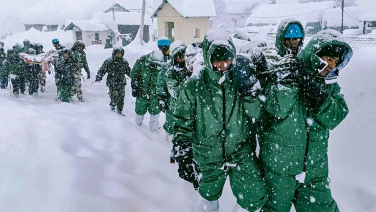 北阿坎德邦雪崩：竞相营救4名被困的先进无人机