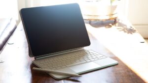 我测试了新的 iPad Air，它就像平板电脑和 MacBook 合二为一
