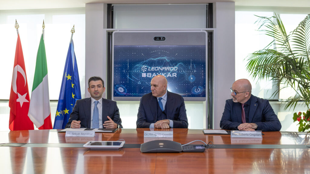 意大利莱昂纳多和土耳其 Baykar 签署无人机合资企业协议