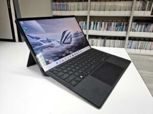 华硕 Rog Flow Z13 （2025） 评测：一款被竞争对手超越的游戏平板电脑