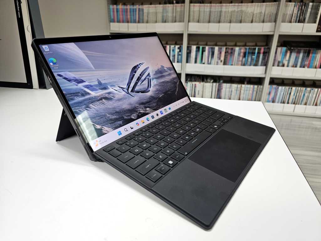 华硕 Rog Flow Z13 （2025） 评测：一款被竞争对手超越的游戏平板电脑