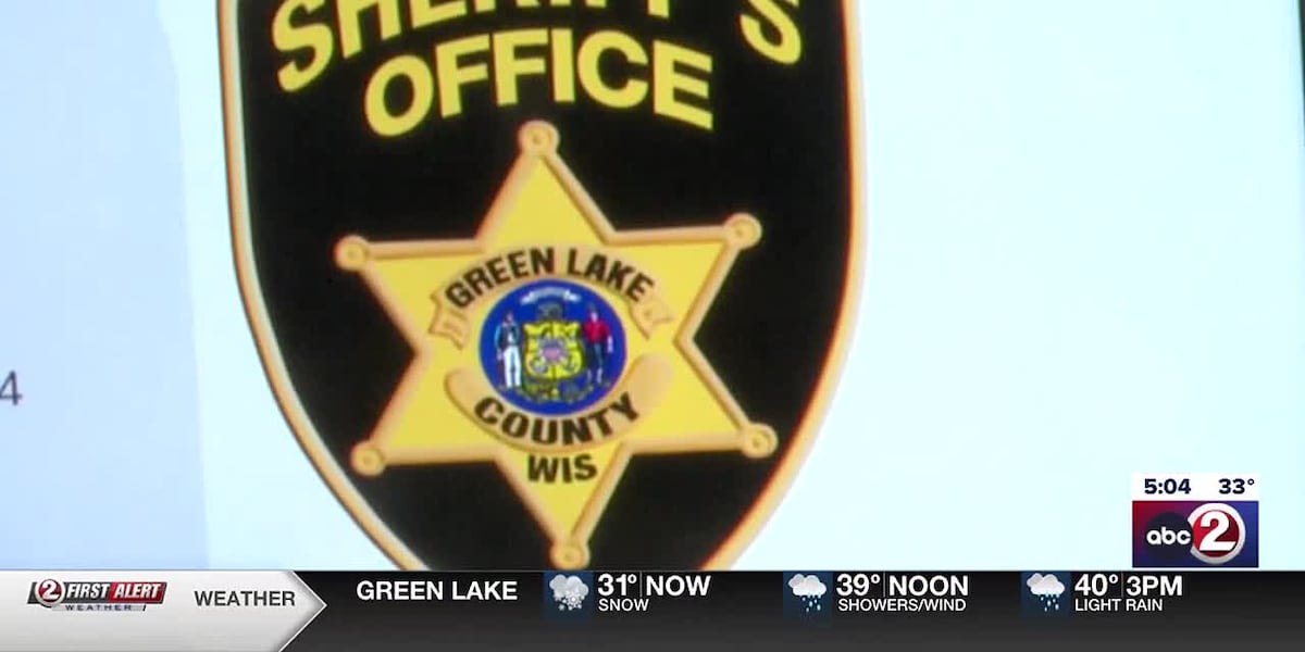 独家：无人机镜头捕捉了 Big Green Lake 上独特的冰上救援