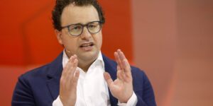Anthropic、IBM 和 Meta 的技术领导者警告说，AI 即将取代软件开发人员的工作