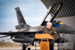 罗马尼亚在三个空军基地部署配备 F-16 的中队加强防空