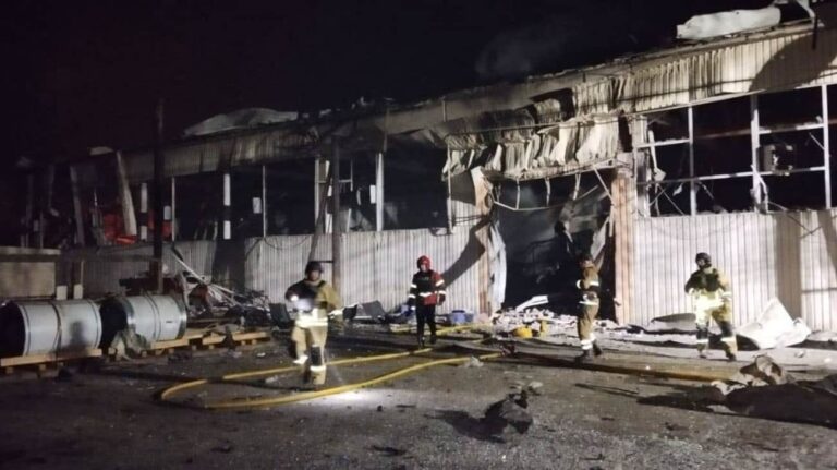 俄罗斯无人机对波尔塔瓦州的袭击导致大火覆盖 2,500 平方米 – 照片