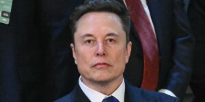 埃隆马斯克表示，随着特斯拉股价下跌 15%，他经营自己的业务“非常困难”