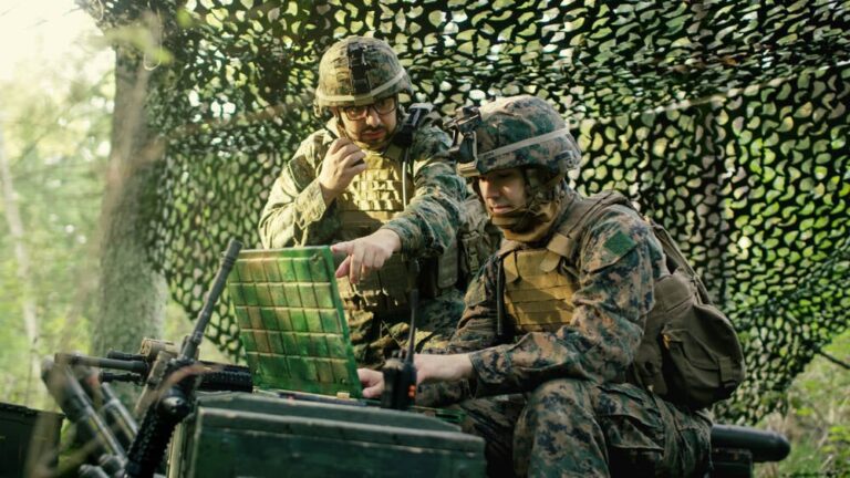 美国国防承包商警察对安全漏洞的监管负责，在信息安全领导吹响哨声后达成和解