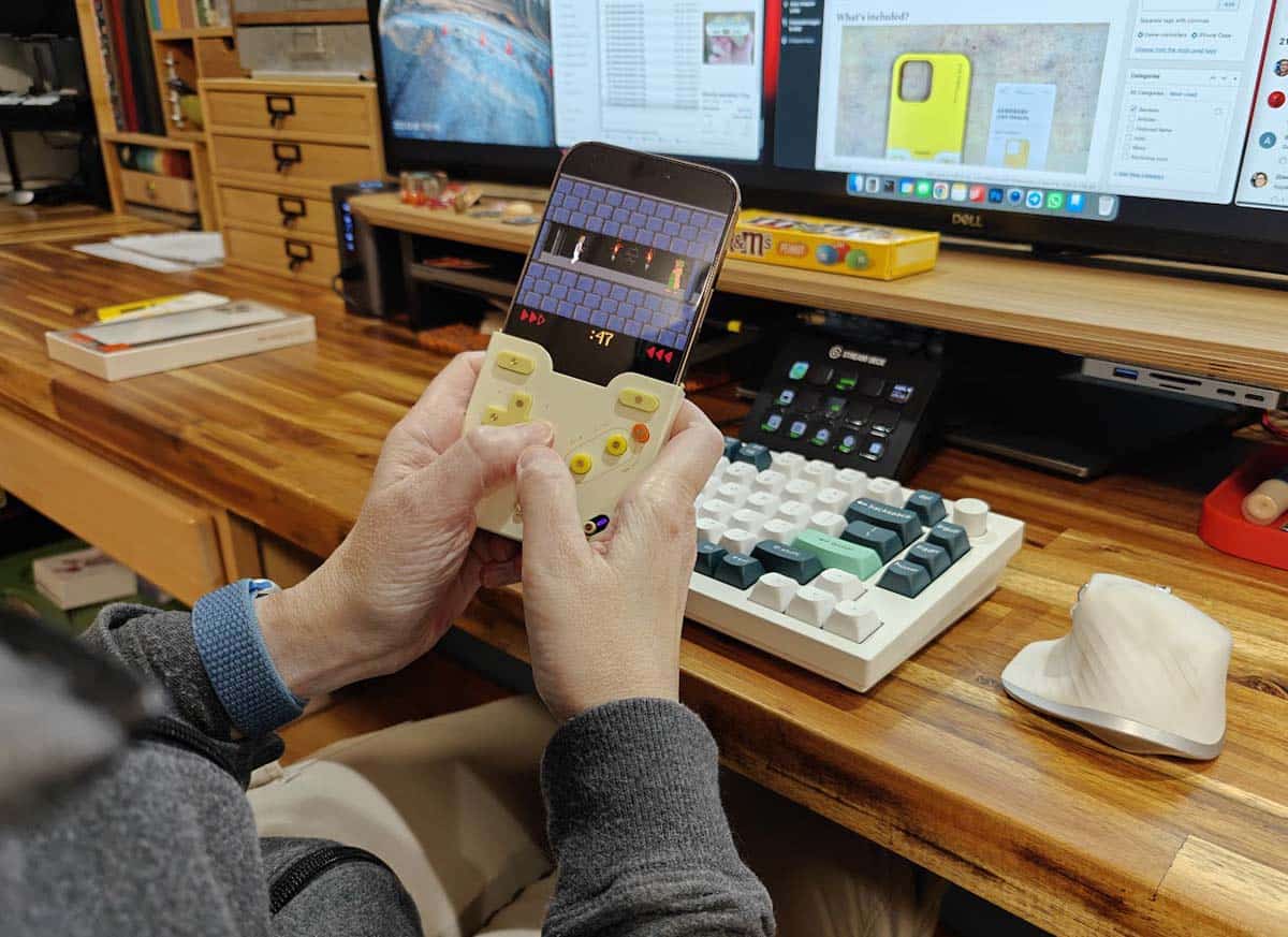 Bitmo Lab GAMEBABY iPhone 手机壳/游戏控制器评测