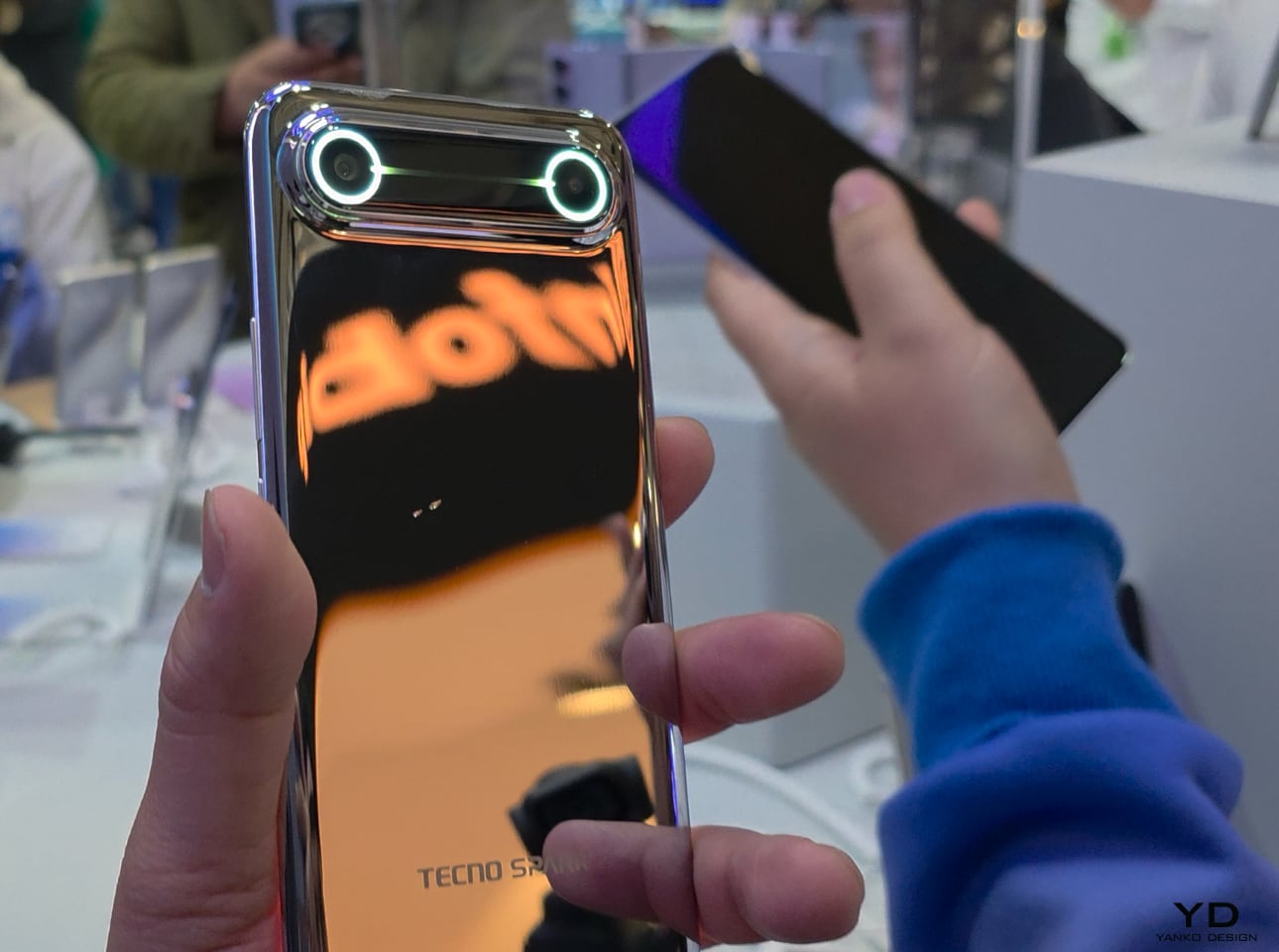 TECNO SPARK Slim 动手实践：极具冲击力的 5.75 毫米奇迹