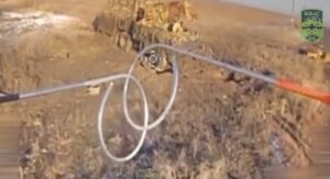 乌克兰旅用精确的神风敢死队无人机打击摧毁俄罗斯 BTR-82A（视频）