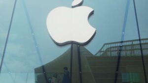 苹果首款可折叠 iPhone 可能于 2026 年推出：新传闻
