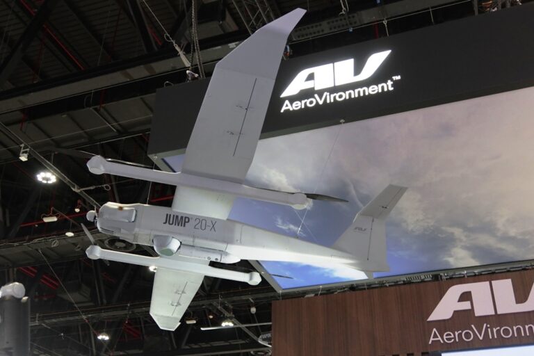 IDEX 2025 – AeroVironment Jump 20-X 航海 VTOL 无人机首次公开亮相，P550 首次国际亮相
