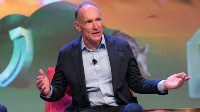 Tim Berners-Lee 想知道：“AI 为谁工作？