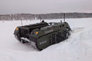 Milrem Robotics 的 THeMIS UGV 与美国陆军一起面临极地寒冷的挑战
