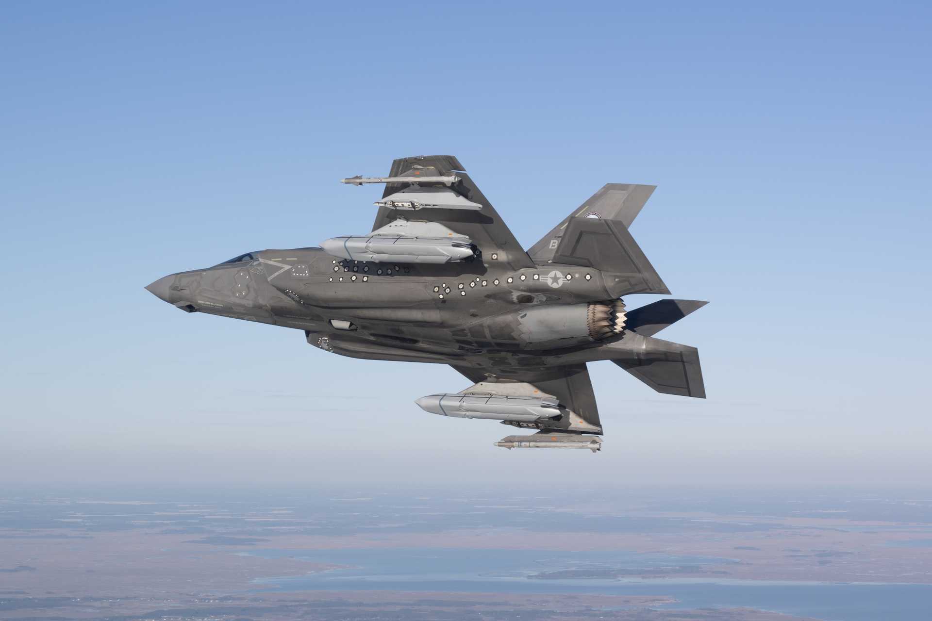快讯：美国确认首次使用 AGM-35C 导弹进行 F-158B 战斗机试飞以增强反舰能力