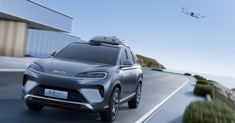DJI 和 BYD 提供了一种拍摄公路旅行的新方式 — 时速 33 英里