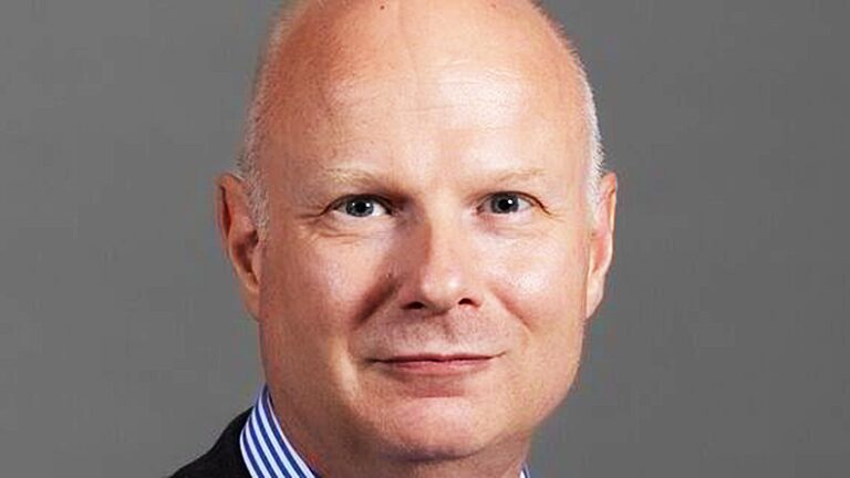 英国劳氏和 Microsoft 将利用 AI 加快核电许可