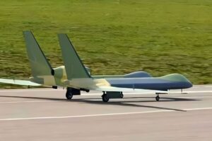 中国在南海部署 WZ-9 神鹰侦察无人机