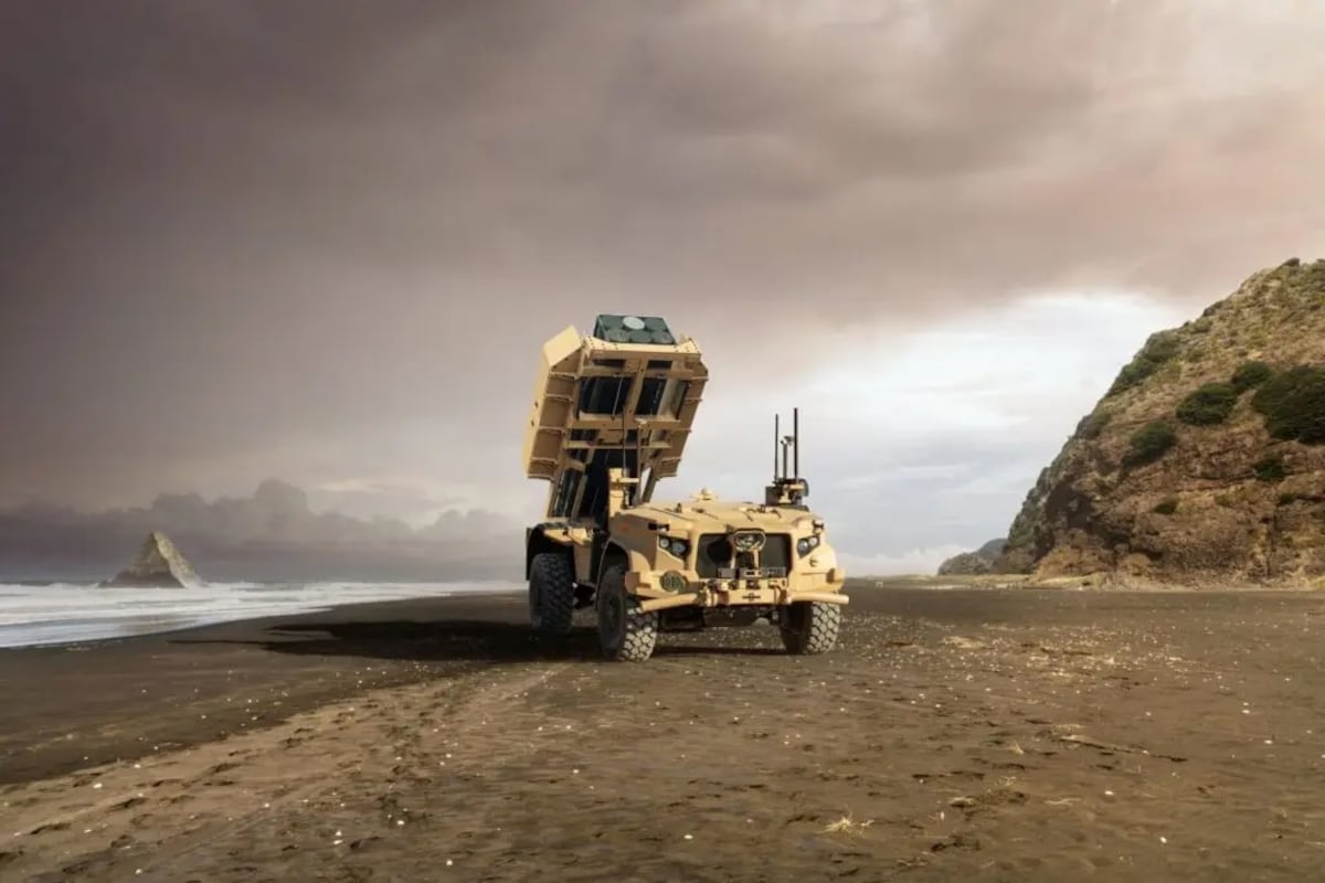 Oshkosh Defense 推出新型 Marine 遥控消防车