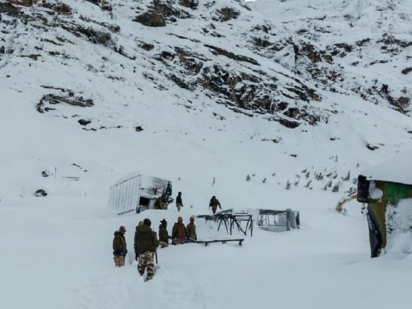 Chamoli Avalanche：基于无人机的埋地物体检测系统，用于搜索、营救失踪工人