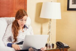 那封来自 Booking.com 的“愤怒的客人”电子邮件？这是一个骗局，而不是 1 星评价