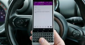 Reddit 称黑莓又回来了，但对它持保留态度
