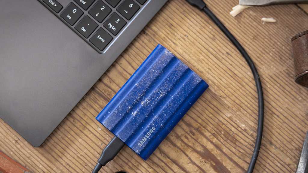 三星坚固耐用的 T7 Shield 便携式 SSD 现在可享受 40% 以上的折扣