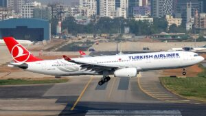 土耳其航空公司飞往莫斯科的航班在乌克兰大规模无人机袭击中宣布进入紧急情况