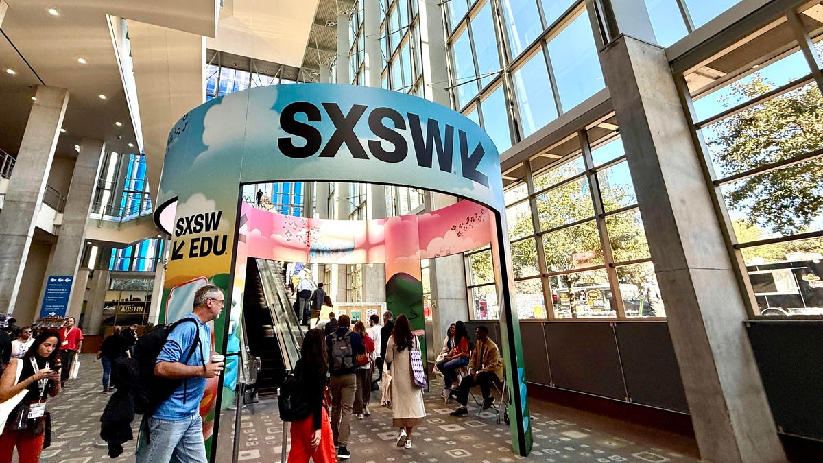 这 3 个 AI 主题主导了 SXSW – 以下是它们如何帮助您驾驭 2025 年