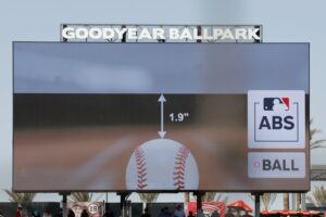 再见，人为错误：AI 如何重塑 MLB 和 NFL