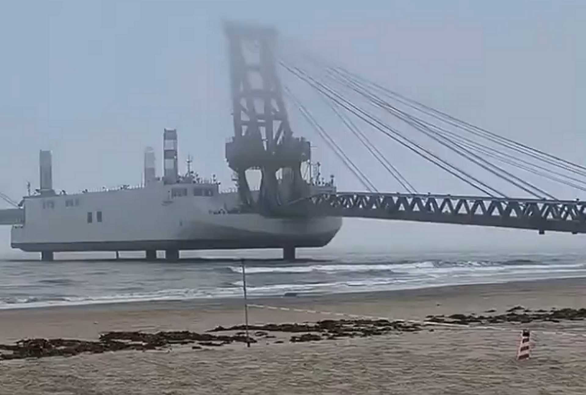 独家：中国开发先进的驳船系统，支持潜在入侵台湾的船到岸作业
