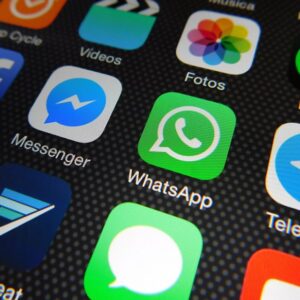 WhatsApp 现在可以设置为 iPhone 上的默认通话和消息传递应用程序