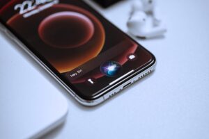 由于开发挑战，Apple 的 Siri 大修推迟到 2027 年