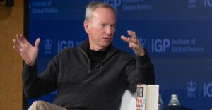 谷歌前首席执行官埃里克·施密特 （Eric Schmidt） 是最新的从大型科技公司到太空的高管