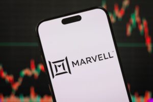 现在的顶级股票推动者：Marvell Technology、MongoDB、Tesla 等