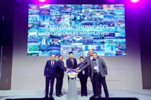 2025 MWC 巴塞罗那：华为与客户携手全球展示 携手合作伙伴发布 10 大行业解决方案